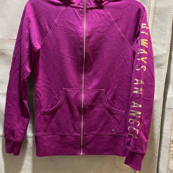 Victoria’s Secret sweatshirt with sequins on the back - Picture 16 of 16